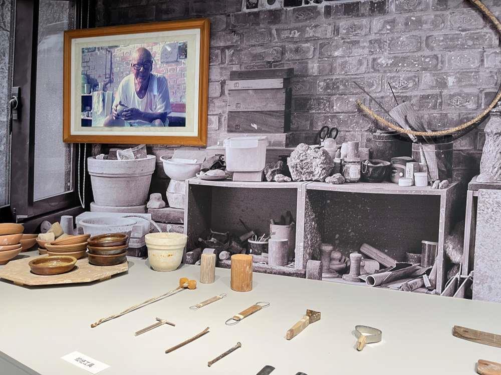 B1展場中的作陶現場一景