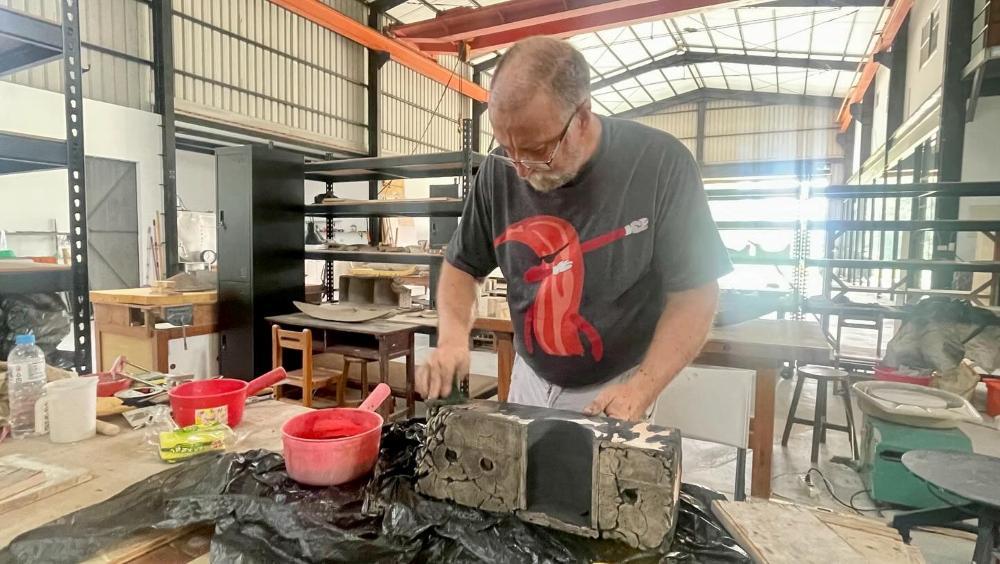 駐村藝術家創作中