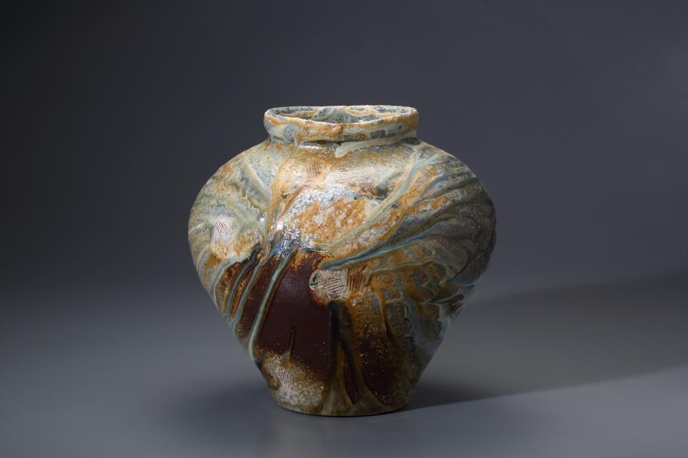阮俊隆　柴燒花器2　2018　22.6×21.7×34.8cm