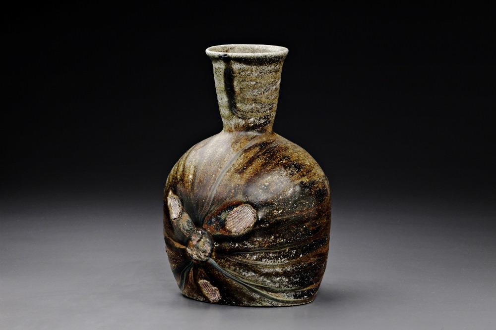 阮俊隆　柴燒花器1　2018　30×31.5×32cm