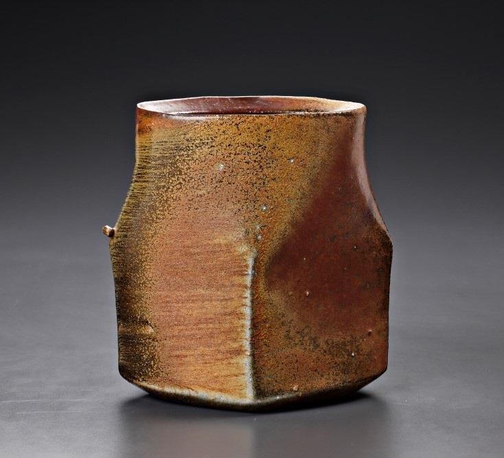 阮俊隆　柴燒花器8　2018　14.5×21.2×22cm